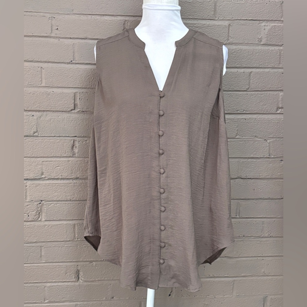 Torrid NWT Taupe sleeveless top 14-16